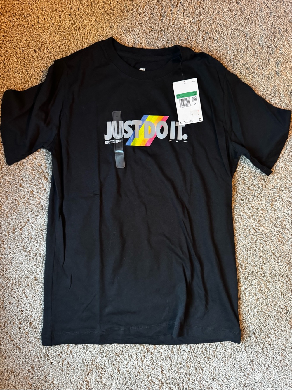 Nike boy’s T-shirt NWT